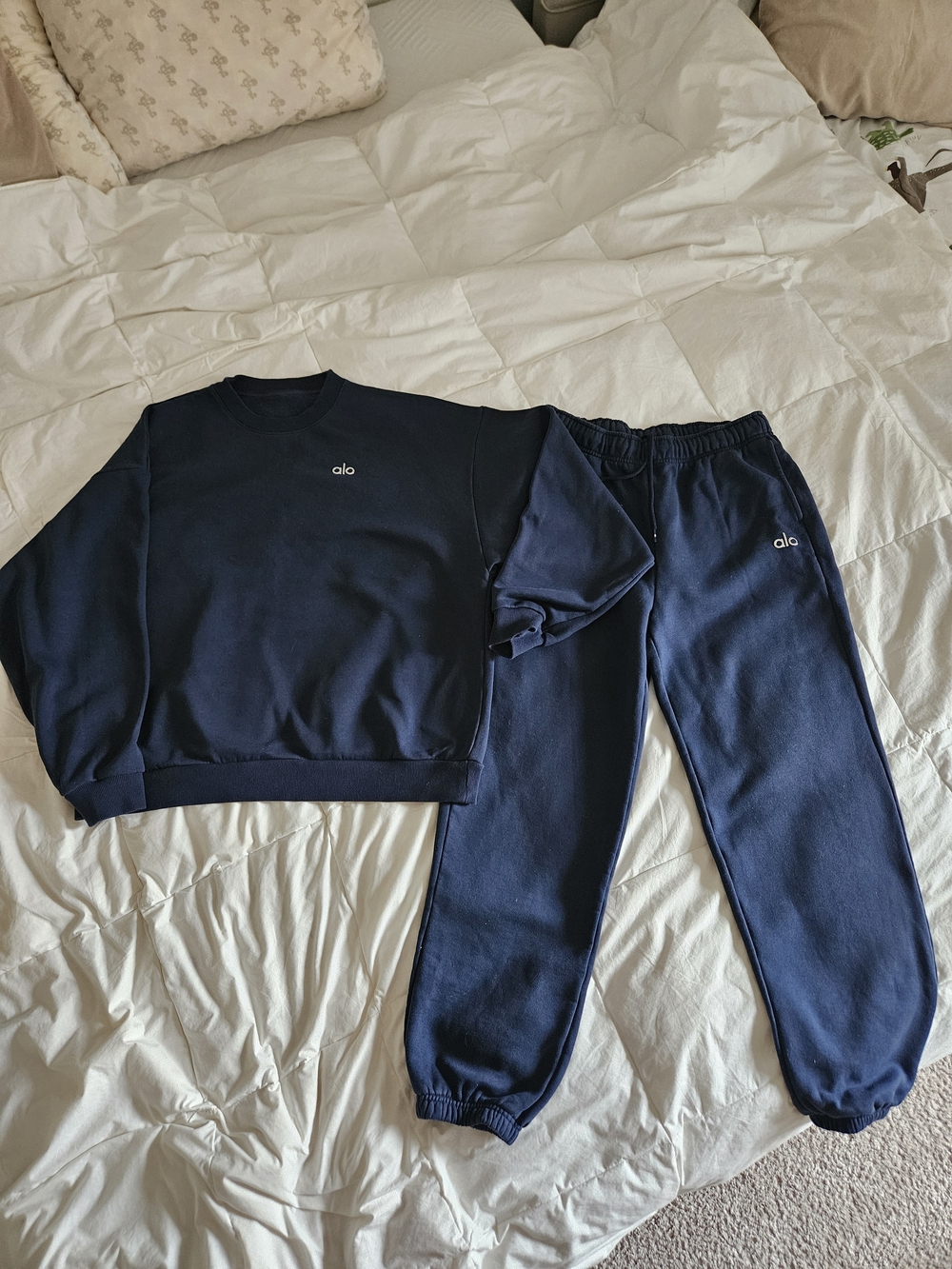 Alo Navy Sweatshirt & Jogger Set M